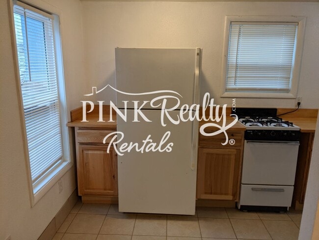 Building Photo - 15 Narrows Rd