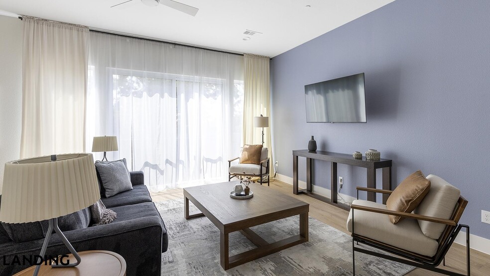 Building Photo - 2206 Arroyo Ave