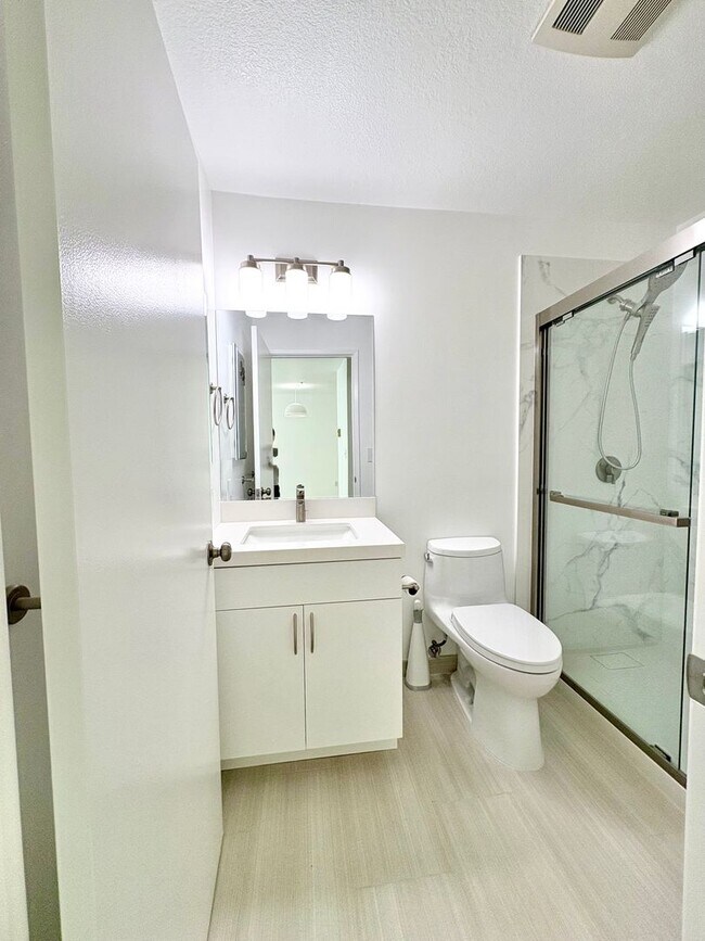 Building Photo - Beautiful 1Bd/1Ba in the Heart of Pacific Heights