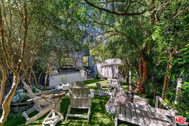 Building Photo - 2851 Seabreeze Dr