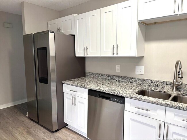 Building Photo - 304 Rangoon Ct