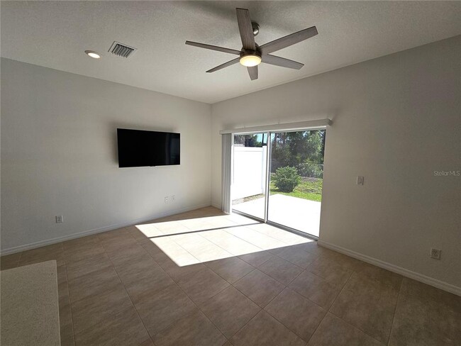 Building Photo - 15060 Cuzcorro Ct