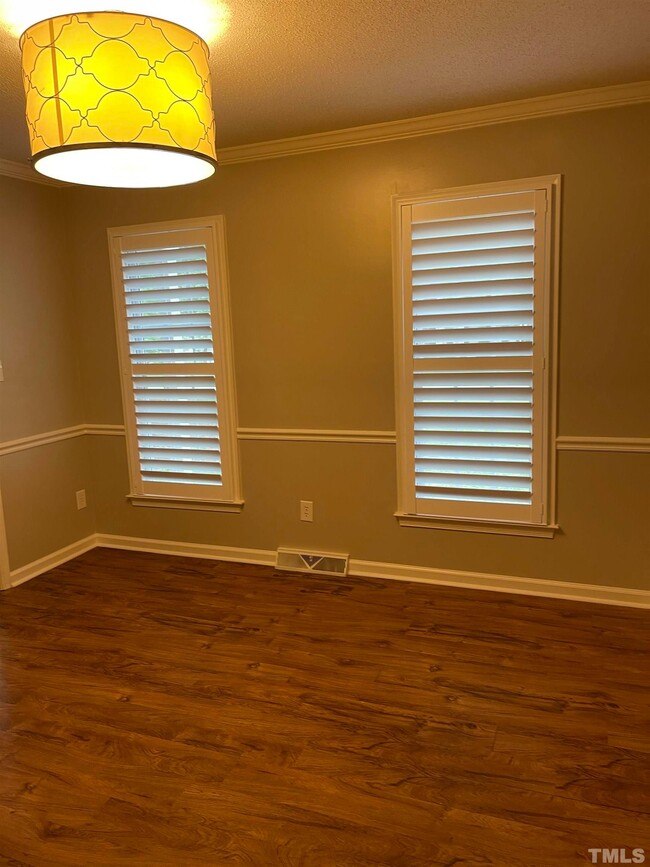 Building Photo - 407 Portsmouth Ct
