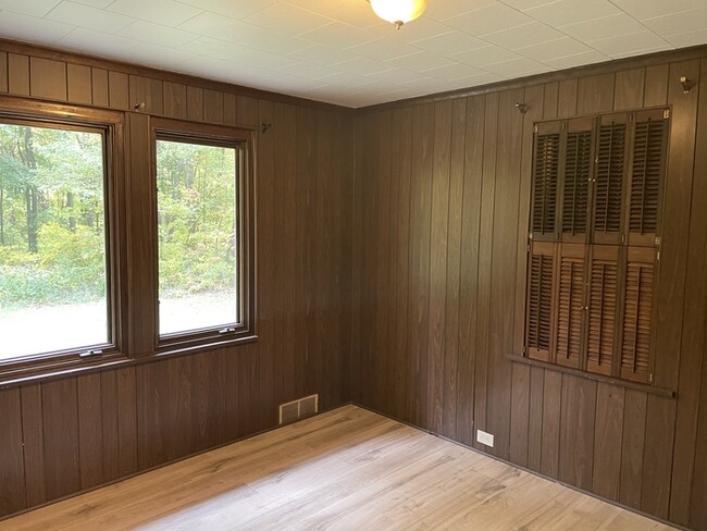 Building Photo - 2 bedrooms in Chippewa Township ~