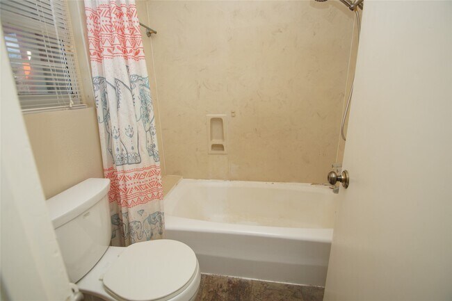 Building Photo - 5564 Aspen St