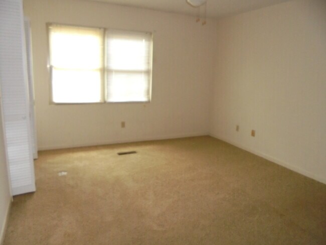 Building Photo - 108 Ridgeway Dr