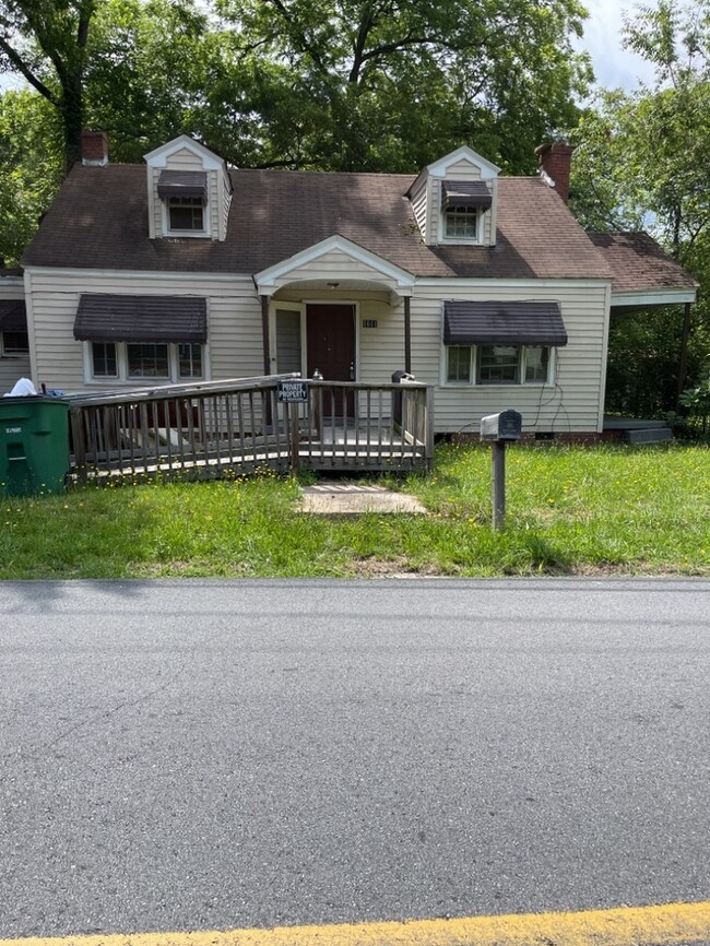 Primary Photo - Clinton Home for rent