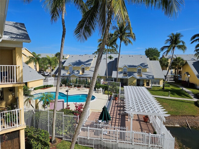 Building Photo - 6355 La Costa Dr