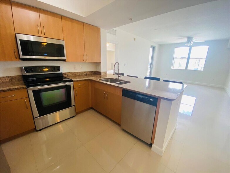 Building Photo - 1830 Radius Dr