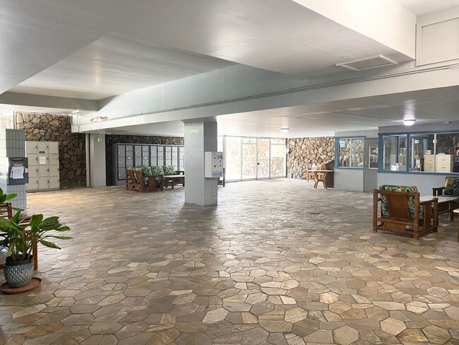 Building Photo - Salt Lake - Five Regents: Studio 1 bath wi...