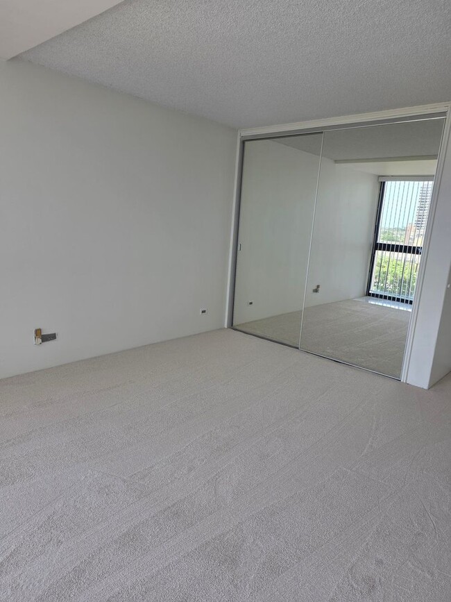 Building Photo - 4300 Waialae Ave