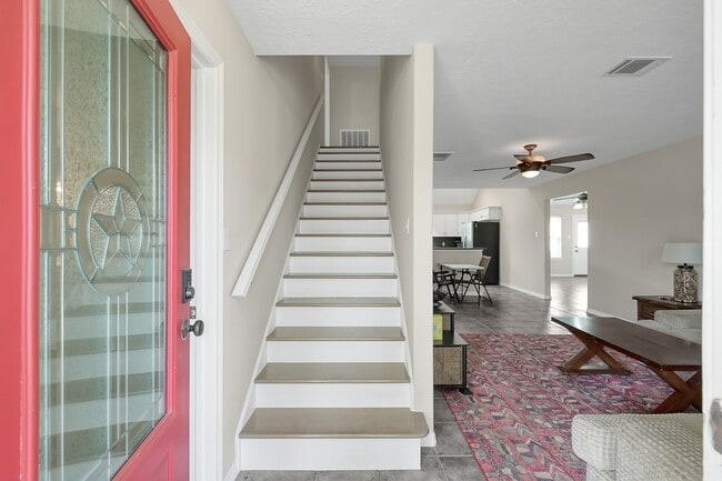 Building Photo - 12102 Mustang Ave