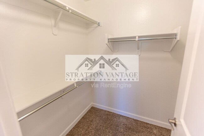 Building Photo - 240 W Juniper Ave