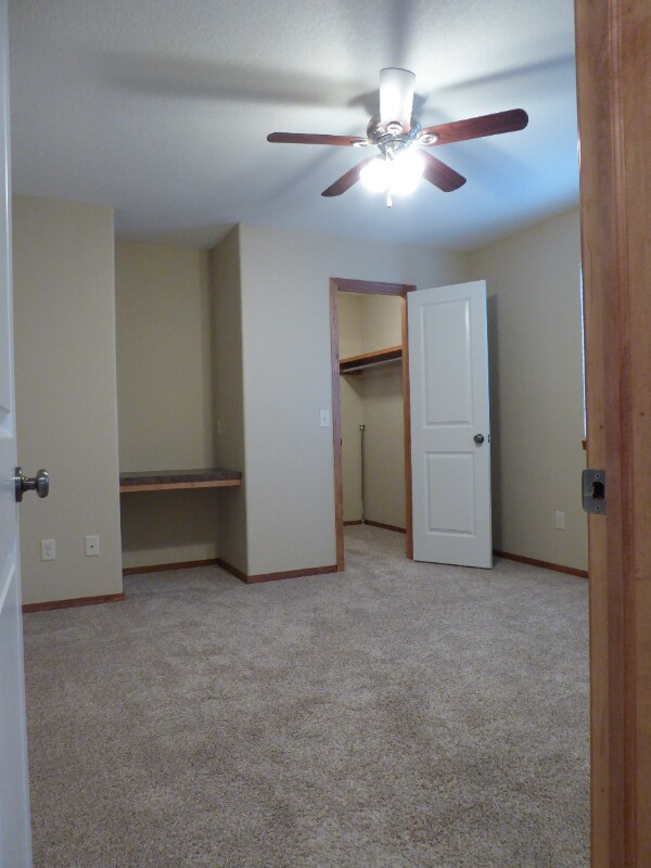 Building Photo - 3019 Cottonwood Hill Dr