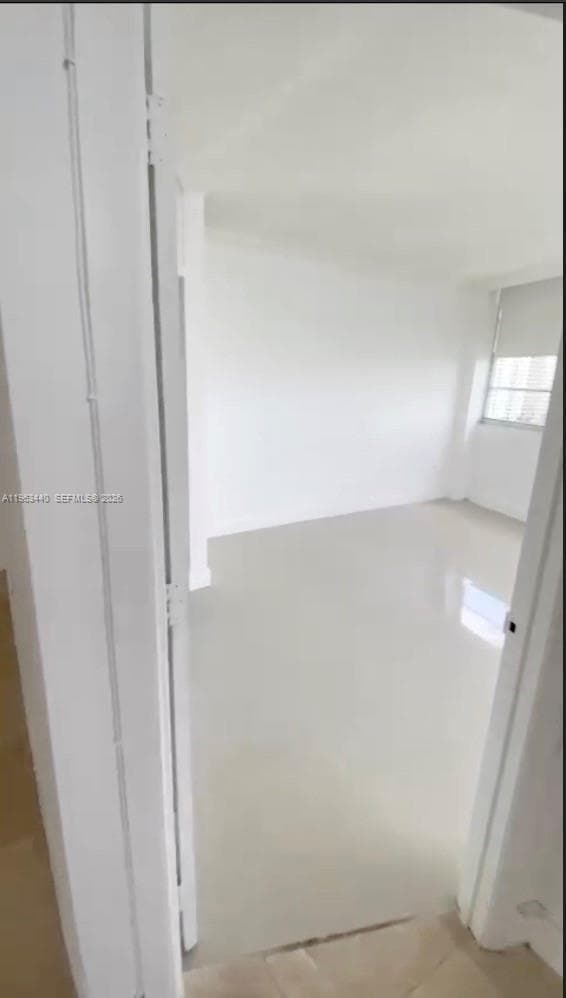 Building Photo - 801 Brickell Bay Dr