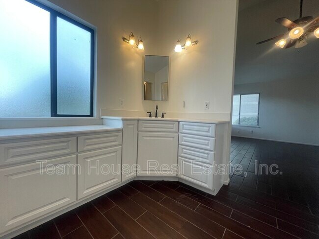 Building Photo - 23423 Vía Boscana