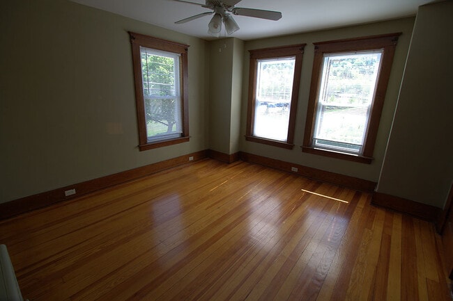 Building Photo - 377 Marlboro St
