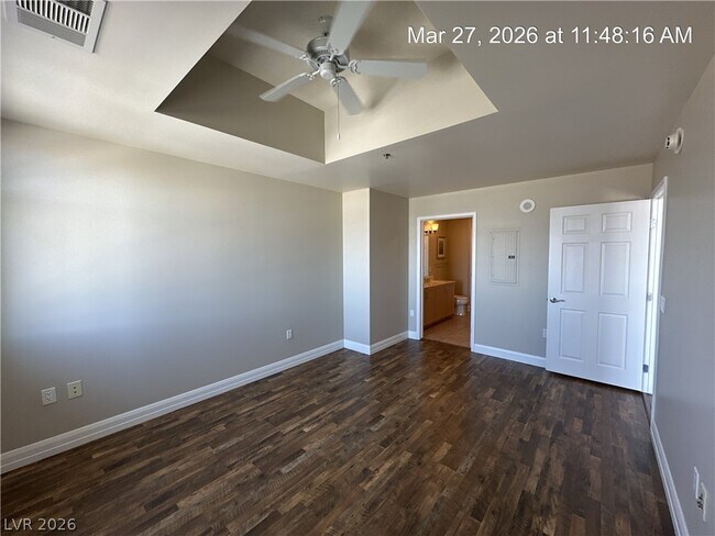 Building Photo - 150 S Las Vegas Blvd