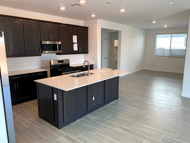 Building Photo - 79 N 197th Dr