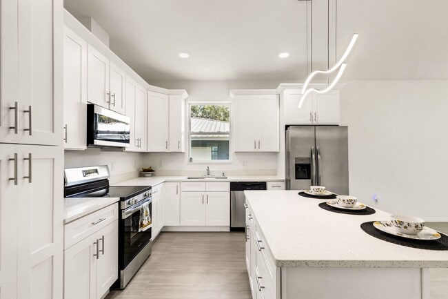 Building Photo - Brand New Tampa Home!!!