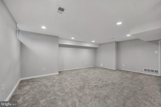 Building Photo - 20 Gatehouse Ln