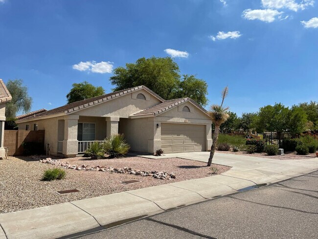 Building Photo - 6831 S 33rd Dr