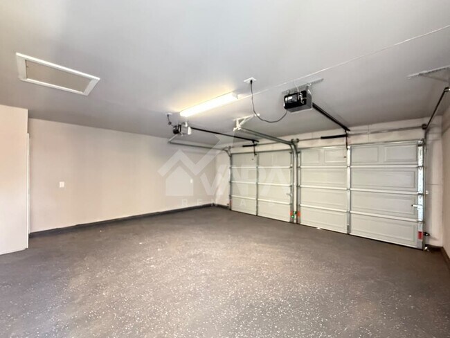Building Photo - 2910 Lake Briar