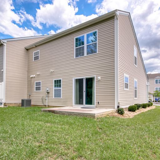 Building Photo - 700 Twisted Oak Dr NW