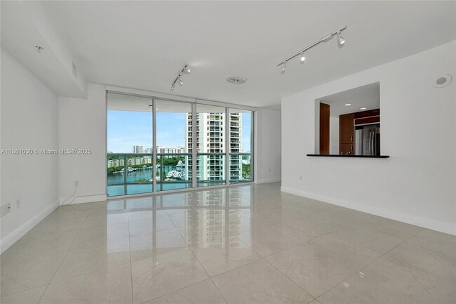 Building Photo - $4,400MONTHLY;19400 TURNBERRY WAY #932 AVE...