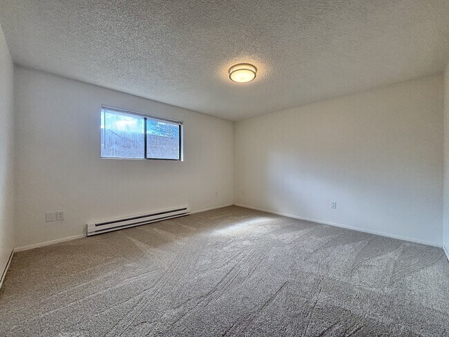 Building Photo - 3418 W 2nd Ave