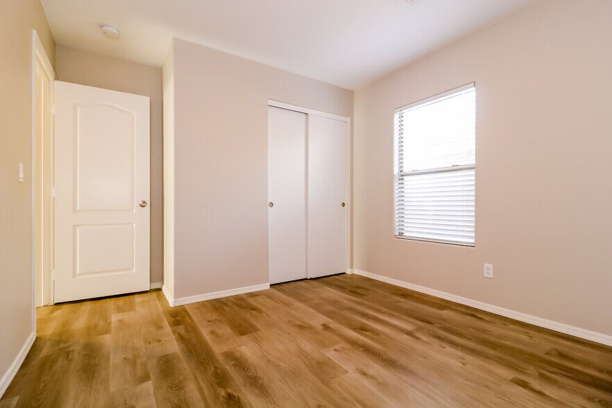 Building Photo - 6326 W Harwell Rd