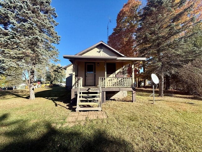 Building Photo - 3 Bed 1.5 Bath Single Family Home in Elcho