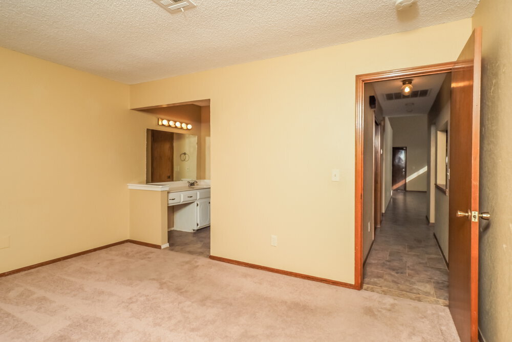 Building Photo - 7728 Doris Dr