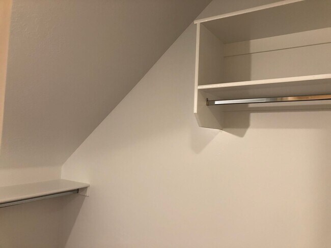 Building Photo - New 2 Bedroom 2.5 Bathroom Townhome