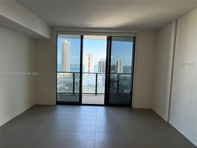 Building Photo - 1600 NE 1st Ave