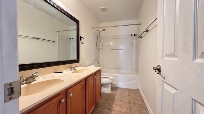 Building Photo - 9944 Chorlton Cir