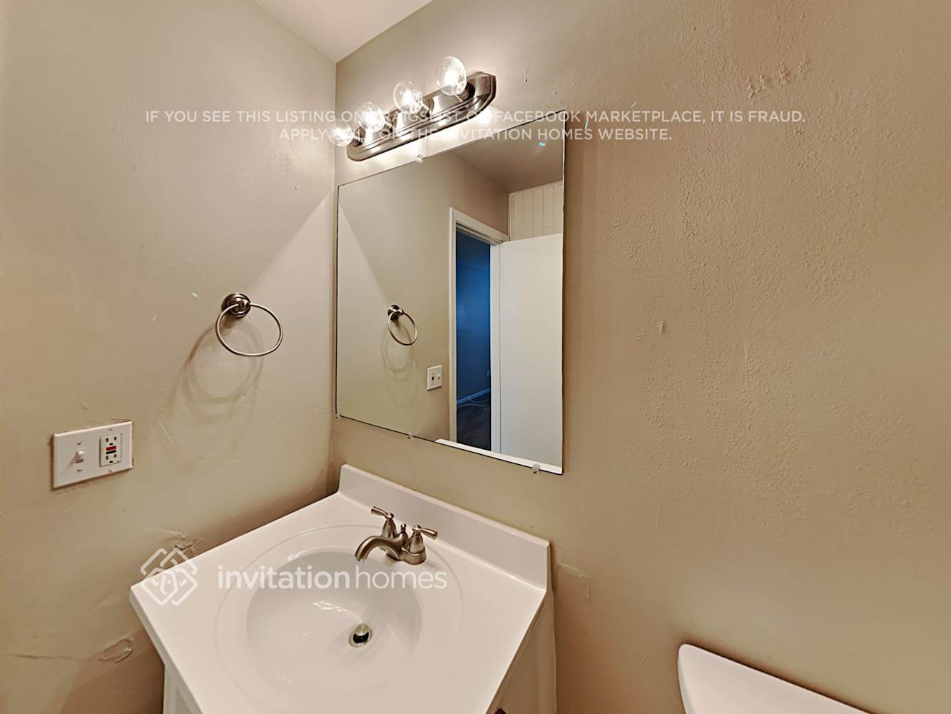 Building Photo - 17866 E Ada Dr