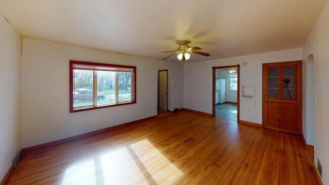 Building Photo - 820 N 13th St