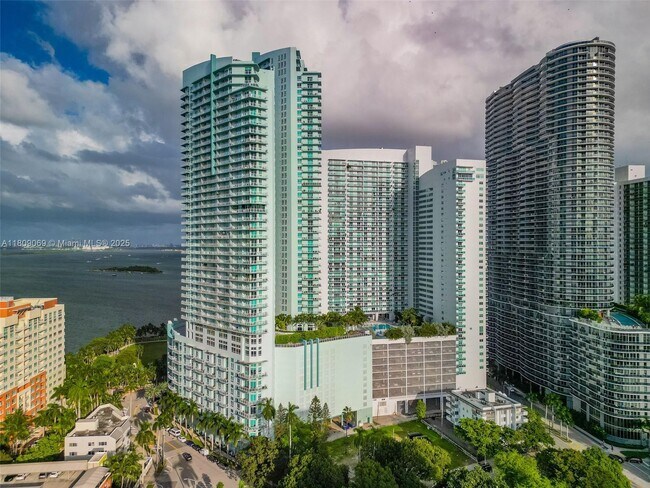 Building Photo - 1900 N Bayshore Dr