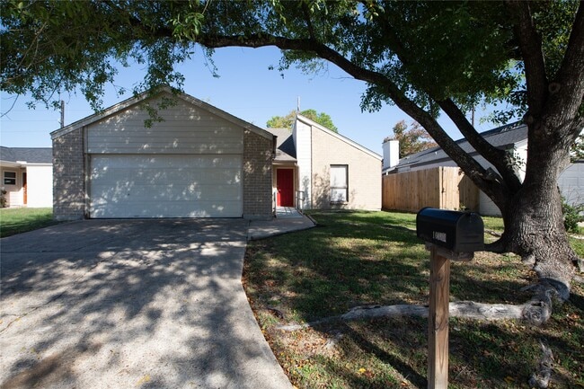 Building Photo - 16042 Bear Hill Dr