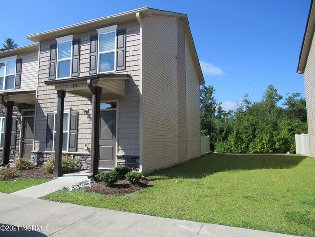 Building Photo - 2 BR 1.5 BA In Boyington Place