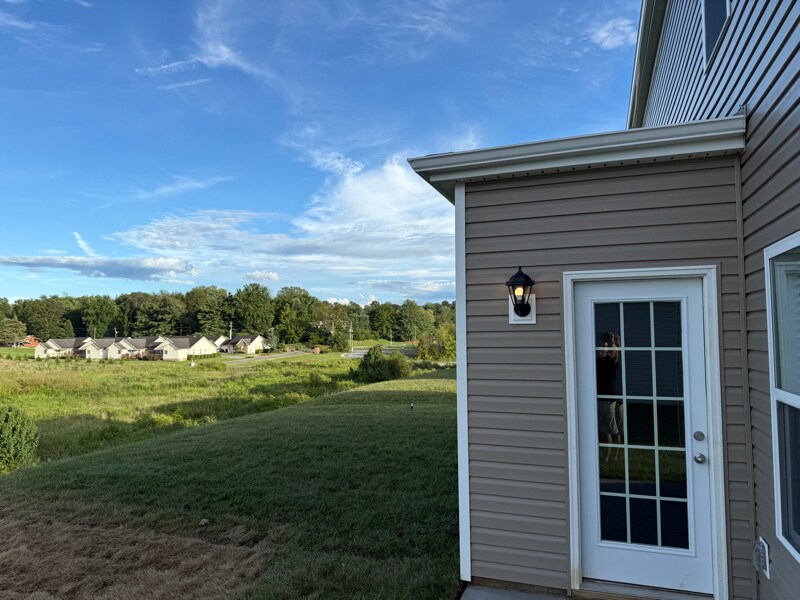 Building Photo - 180 Tanasqui Dr