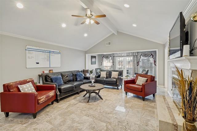 Building Photo - 3024 Encino Dr