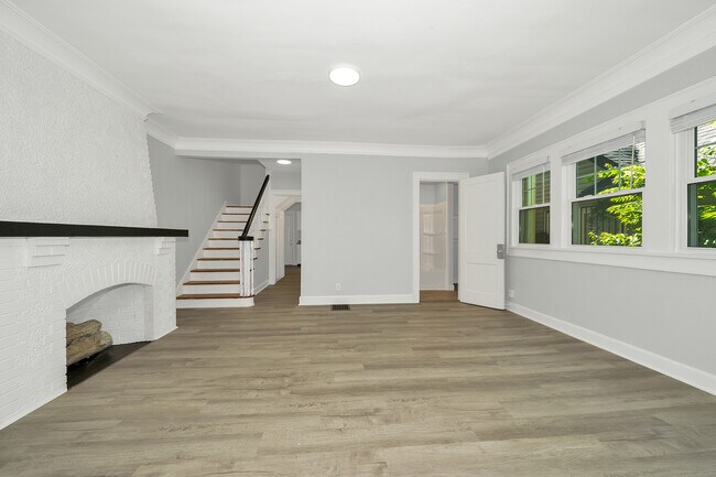 Building Photo - 3343 Carrollton Ave