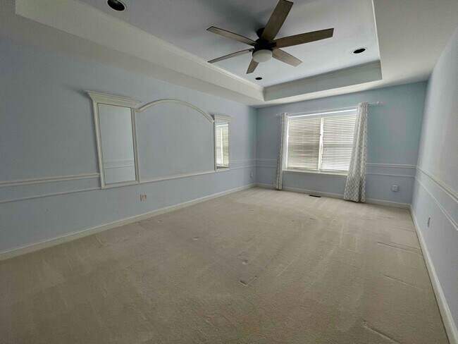 Building Photo - 53 Ross Way