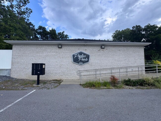 Building Photo - 1314 Poplar St