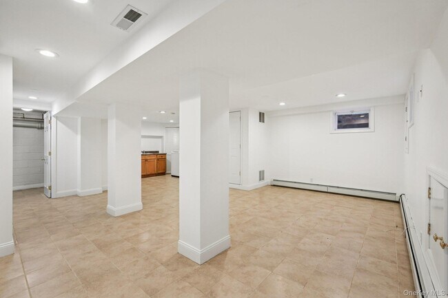 Building Photo - 71 Tamarack Rd