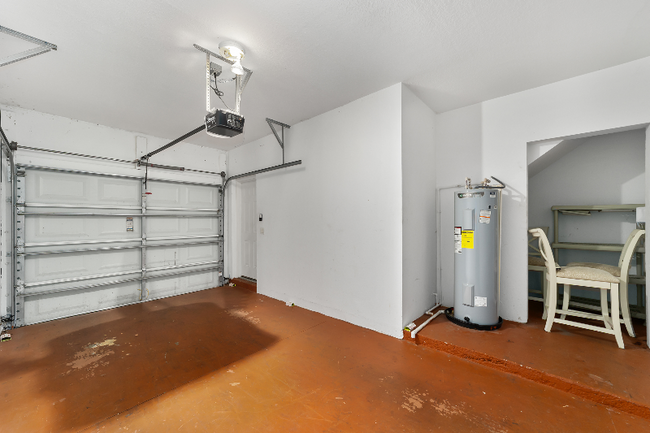 Building Photo - 5436 Admiral Way