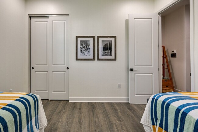 Building Photo - 7197 Saona CT