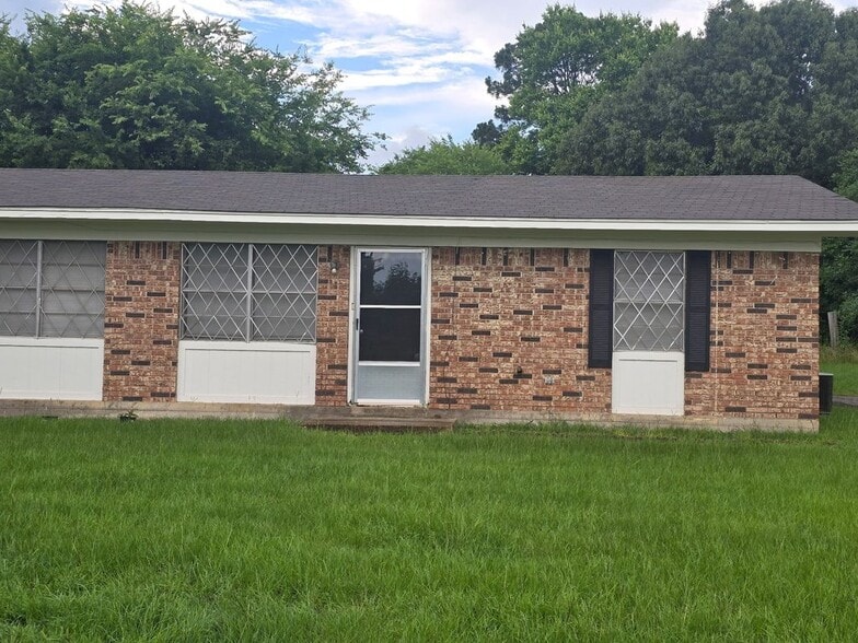 Building Photo - 204 Co Rd 2877